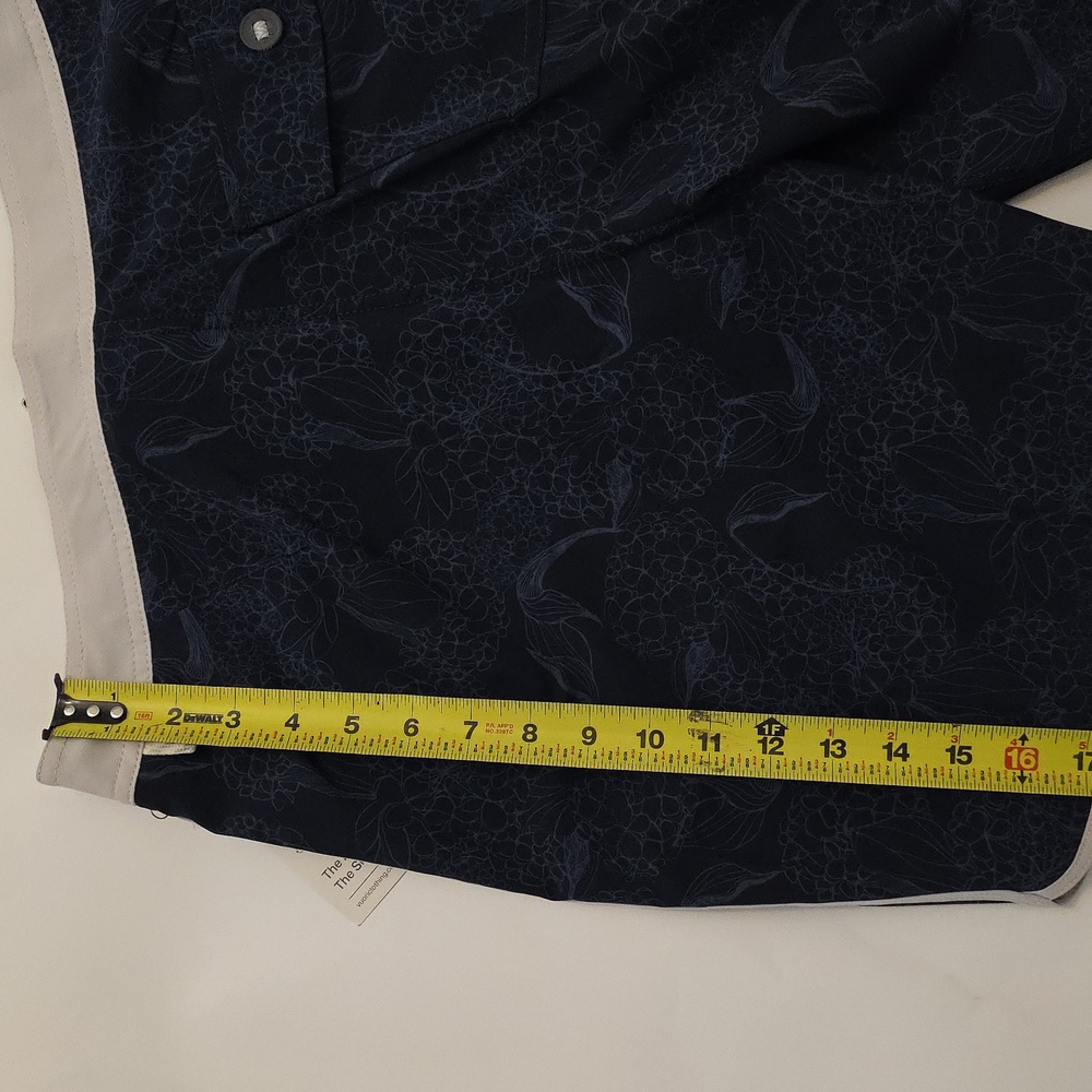 NWT Men's Vuori Cruise Boardshorts in Color Ink Hydrangea Waist 30" Length 17.5" - Picture 12 of 12